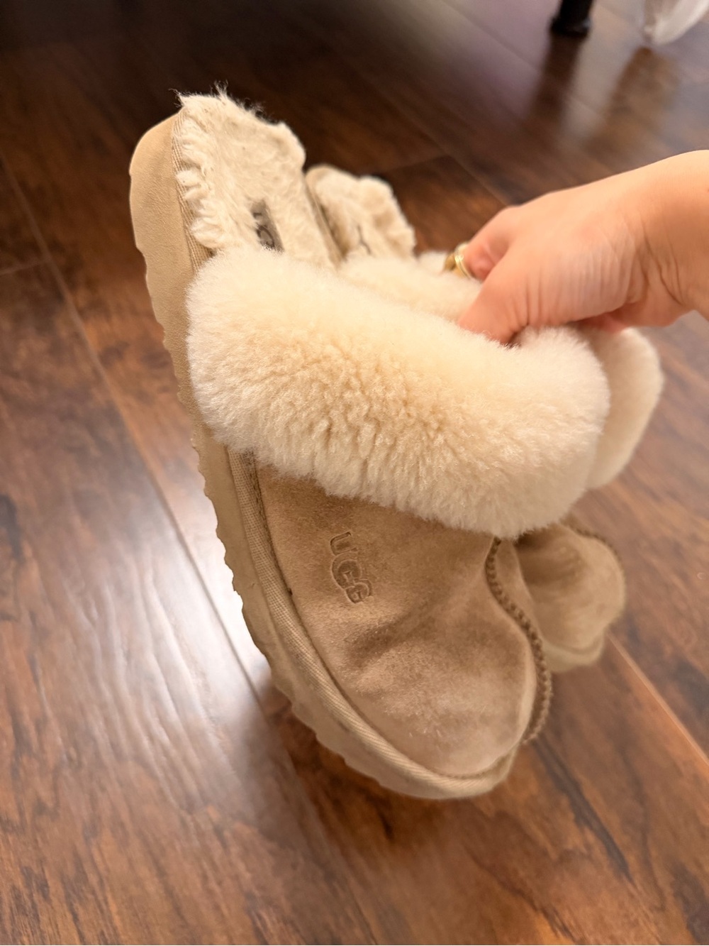 UGG Kids Chestnut Suede Shearling Slip-On Slippers